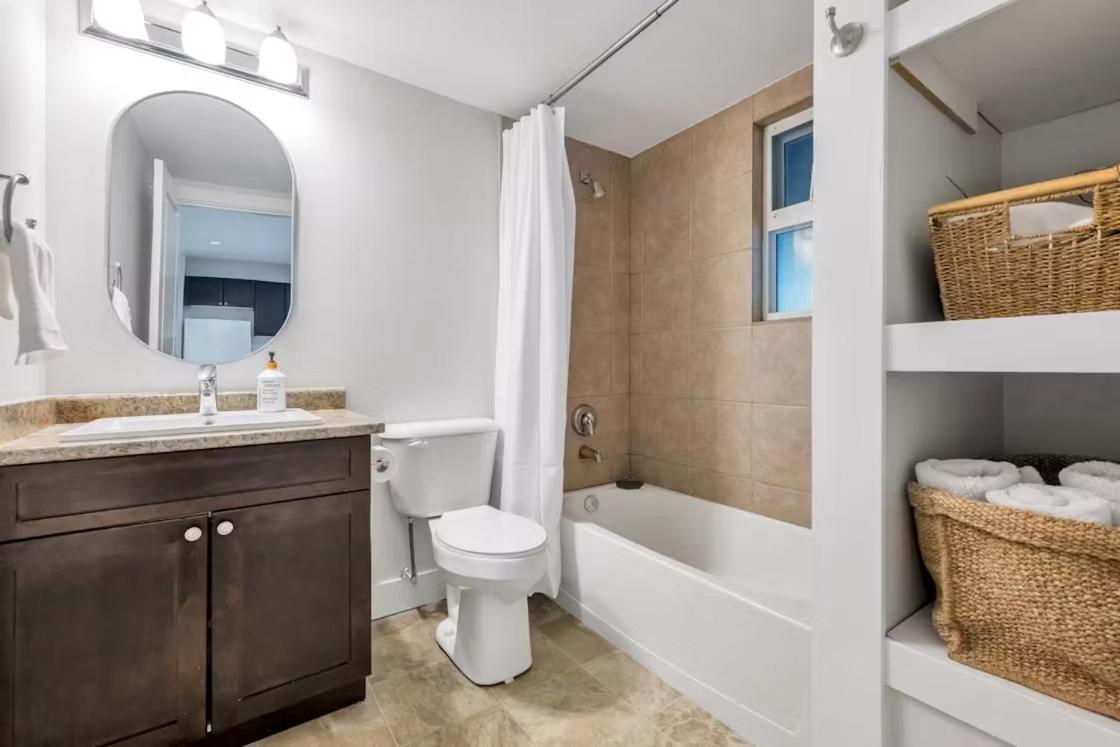 Private 1 Bedroom In Brookswood Langley Kültér fotó